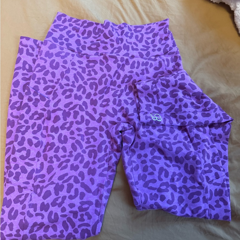 BOMBSHELL SPORTSWEAR LEGGINGS